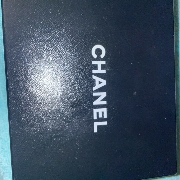 Chanel Shiny Red Quilted Wallet - Picture 14 of 14